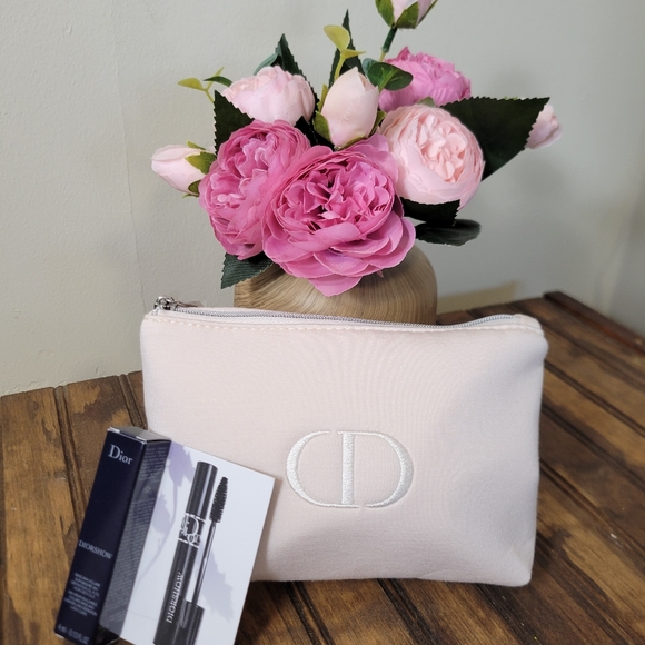 DIOR wallet, makeup case, and mascara (3pieces) - Picture 6 of 9